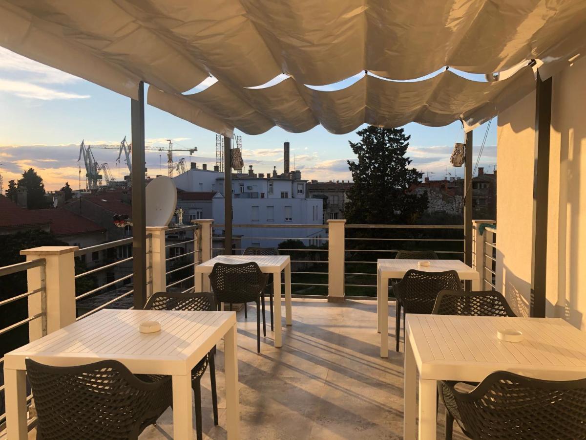 Luxury Flats In City Centre Pula Buitenkant foto