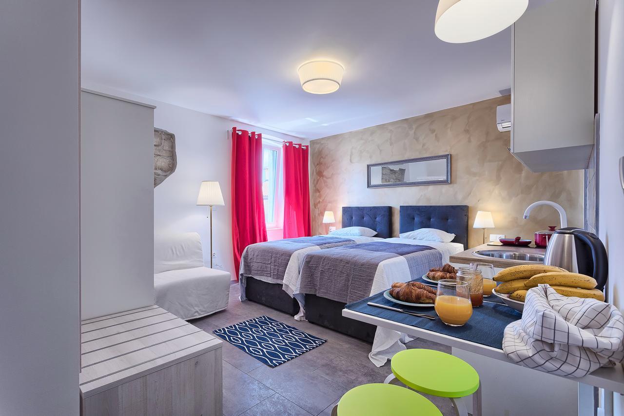 Luxury Flats In City Centre Pula Buitenkant foto