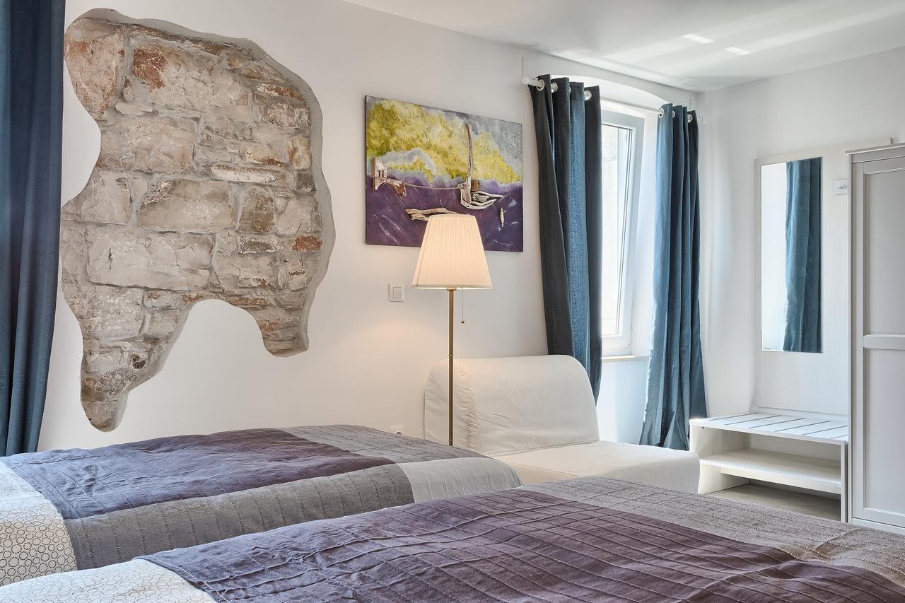 Luxury Flats In City Centre Pula Buitenkant foto