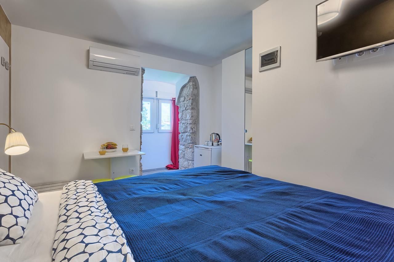 Luxury Flats In City Centre Pula Buitenkant foto