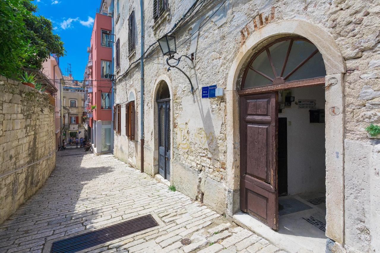 Luxury Flats In City Centre Pula Buitenkant foto